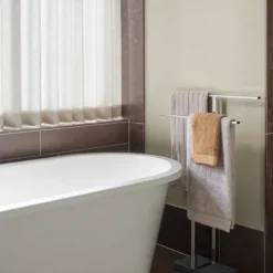 Badetuch -ARTO- Farbe Moonbeam/Amber Brown Größe 70 x 140 cm, schmale Streifen