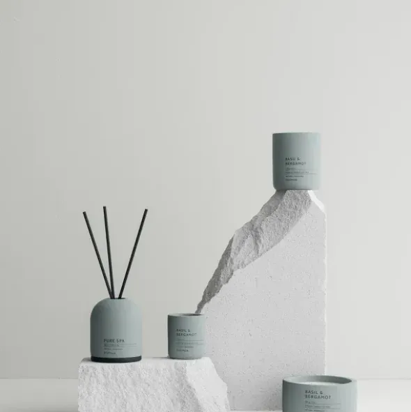 Duftkerze -FRAGA- Farbe Pine Gray - Größe Ø 13 cm, Duft: Basil & Bergamot
