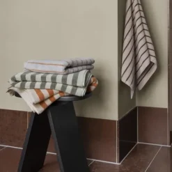 Handtuch -ARTO- Farbe Micro Chip/Tan Größe - 50 x 100 cm, schmale Streifen