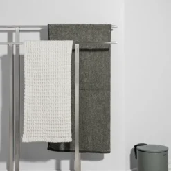 Handtuchständer -MENOTO- Farbe Edelstahl poliert - Größe 86 cm