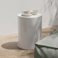 Keramik Hocker -TORU- Farbe Lily White - Form: Zylindrisch