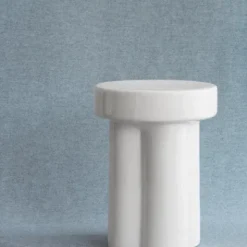 Keramik Hocker -TORU- Farbe Lily White - Form groß