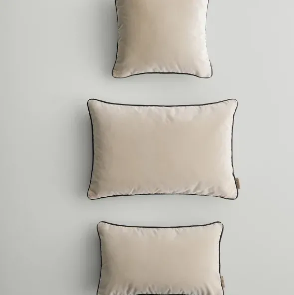 Kissenbezug -VELVET- Farbe Moonbeam - Größe 40 x 40 cm