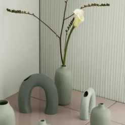 Vase -CEOLA- Farbe Desert Sage Höhe 18 cm