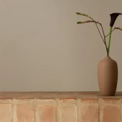 Vase -CEOLA- Farbe Indian Tan Höhe 25 cm